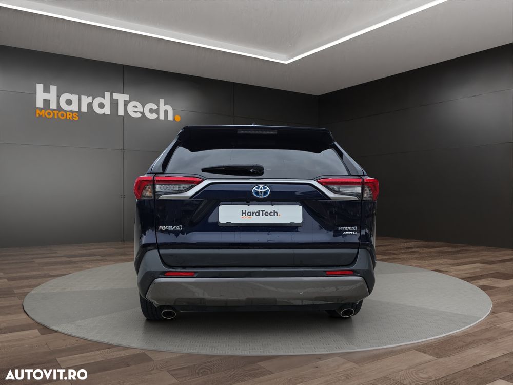 Toyota RAV4 - 6