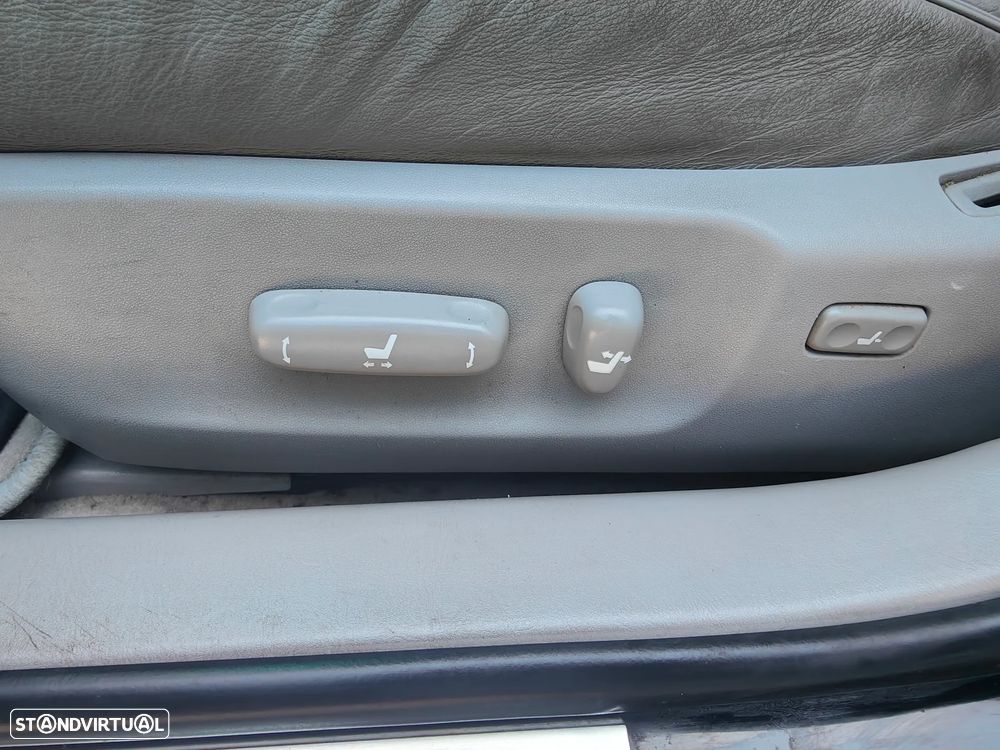 Lexus GS 450h 36 - 19
