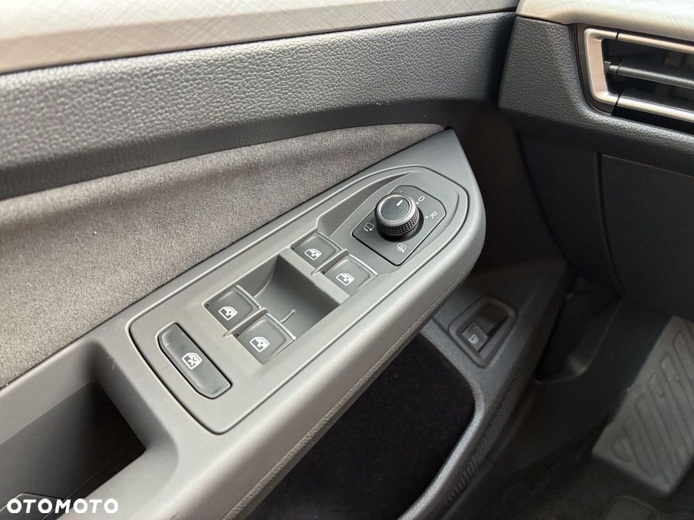 Volkswagen Golf - 24