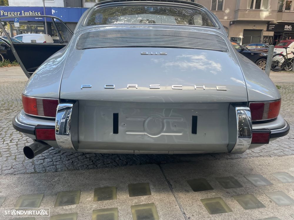 Porsche 911 Série F - 7