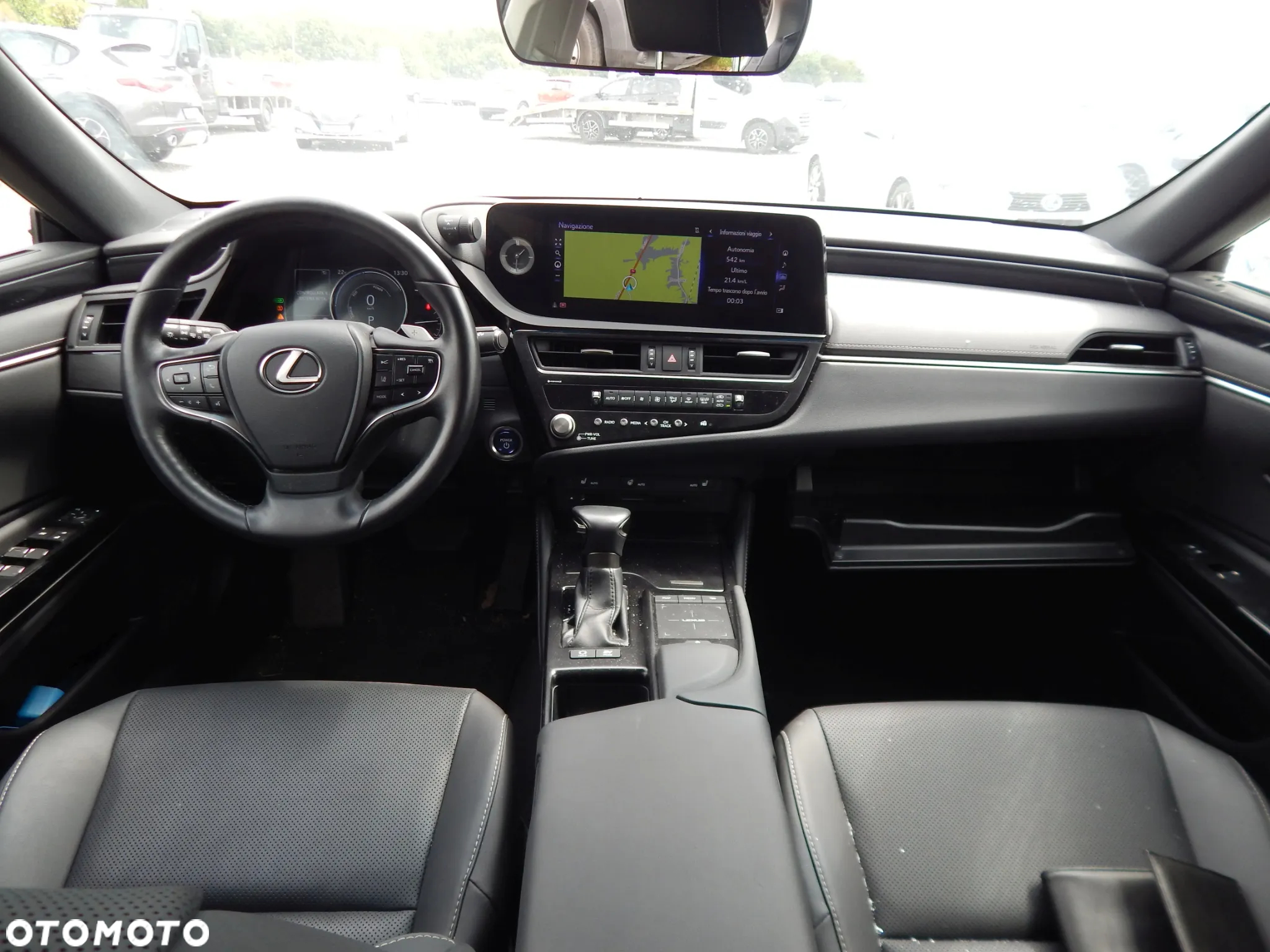 Lexus ES 300h Business Edition + - 10