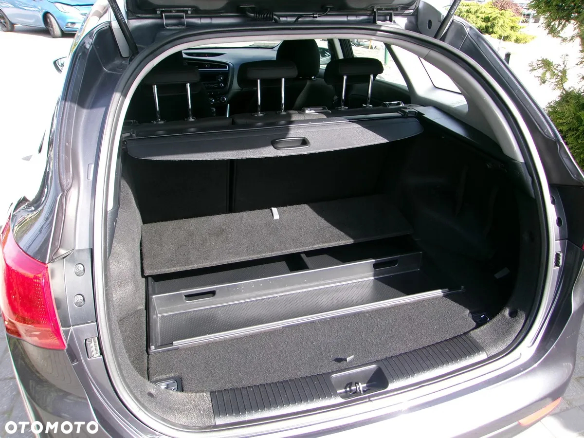 Kia Ceed - 9