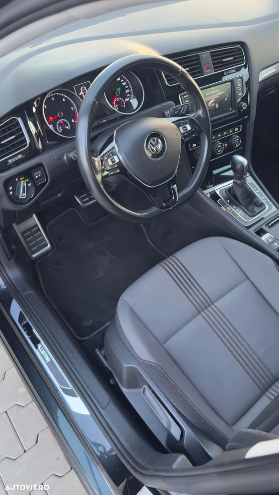 Volkswagen Golf 1.6 TDI BlueMotion Technology DSG Allstar - 12