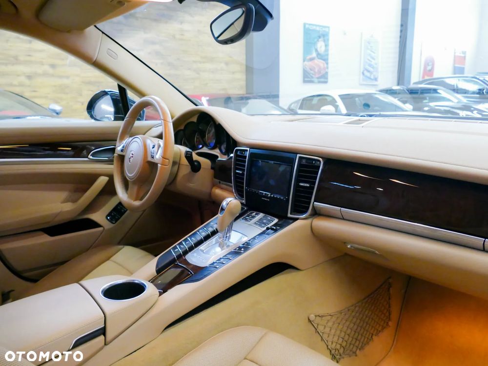 Porsche Panamera 4S PDK - 13