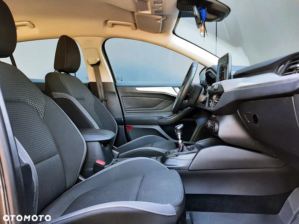 Ford Focus 1.0 EcoBoost Trend Edition - 29