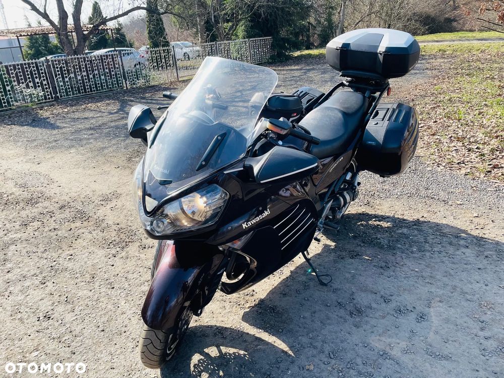 Kawasaki GTR - 3