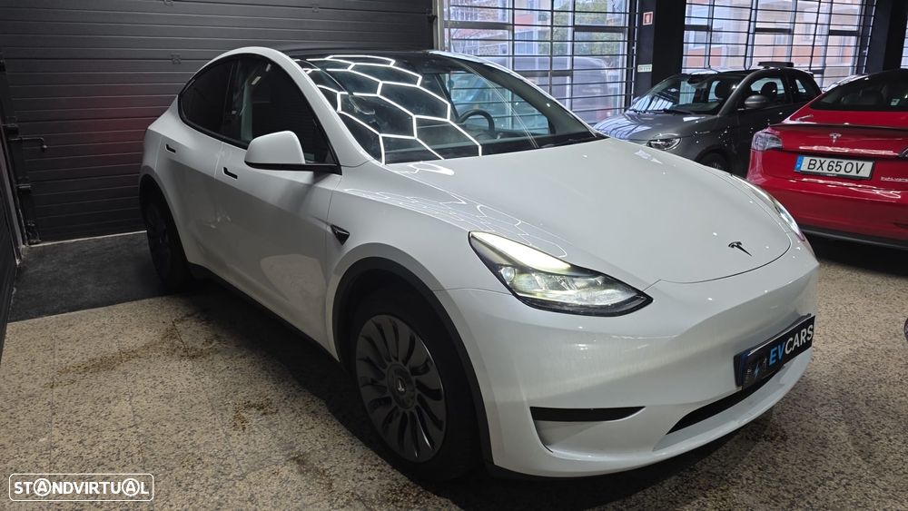 Tesla Model Y Standard - 1