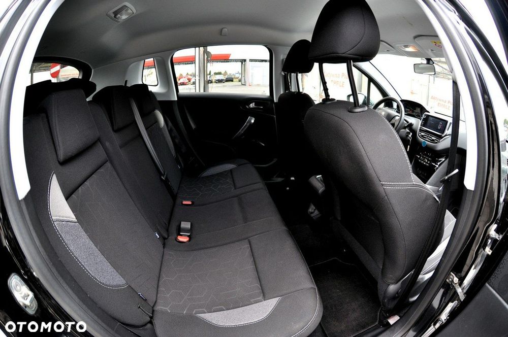 Peugeot 2008 1.2 Pure Tech GPF Style - 9