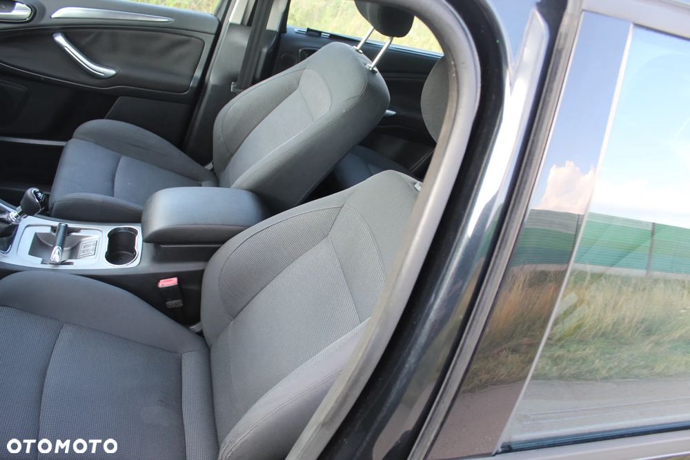Ford S-Max - 10