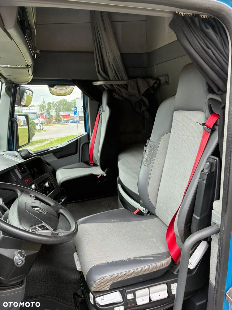 Renault T440 Sleeper Cab ADR - 15