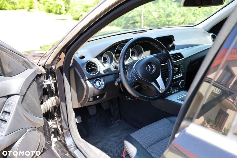 Mercedes-Benz Klasa C 200 CDI BlueEff Avantgarde - 13