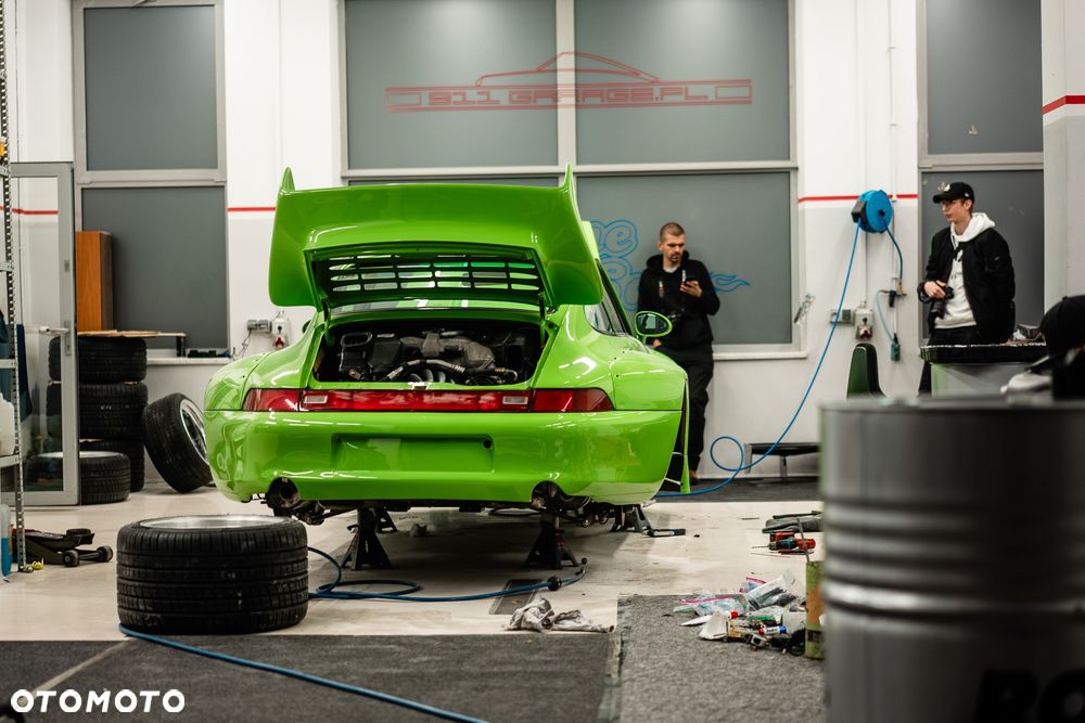 Porsche 911 Carrera - 6