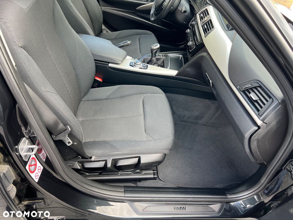 BMW Seria 3 318d Blue Performance Luxury Line - 25
