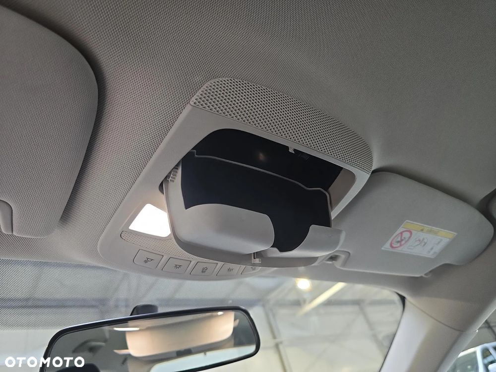 Ford Mondeo 1.5 EcoBoost Ambiente - 25