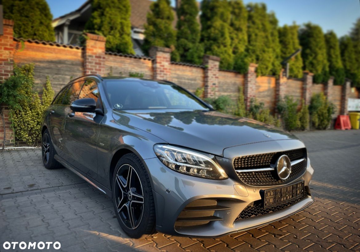 Mercedes-Benz Klasa C 220 d 4Matic T 9G-TRONIC Night Edition - 1