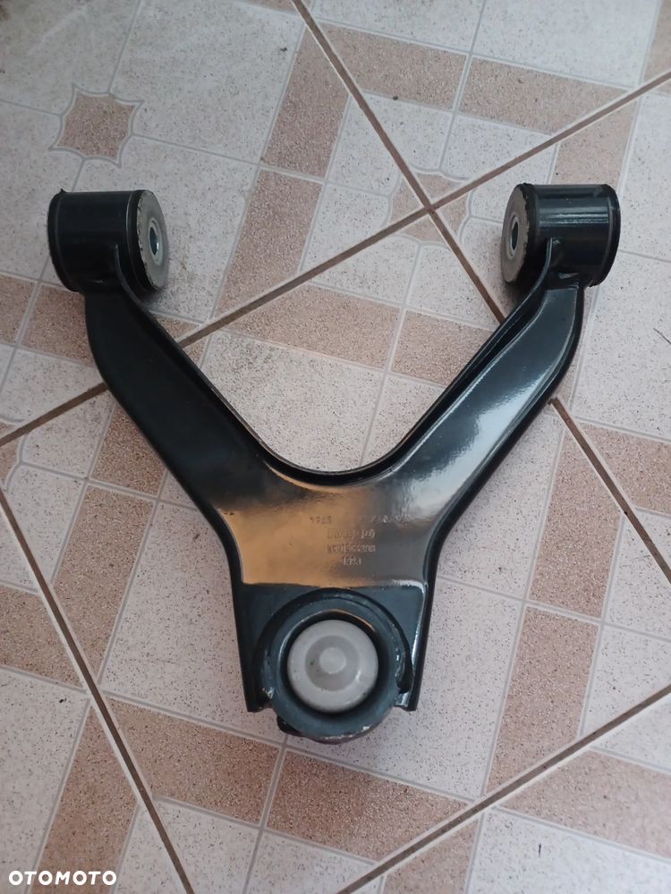 Wahacz przód górny L/P, IVECO DAILY VI - 4