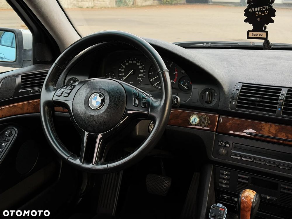 BMW Seria 5 - 16