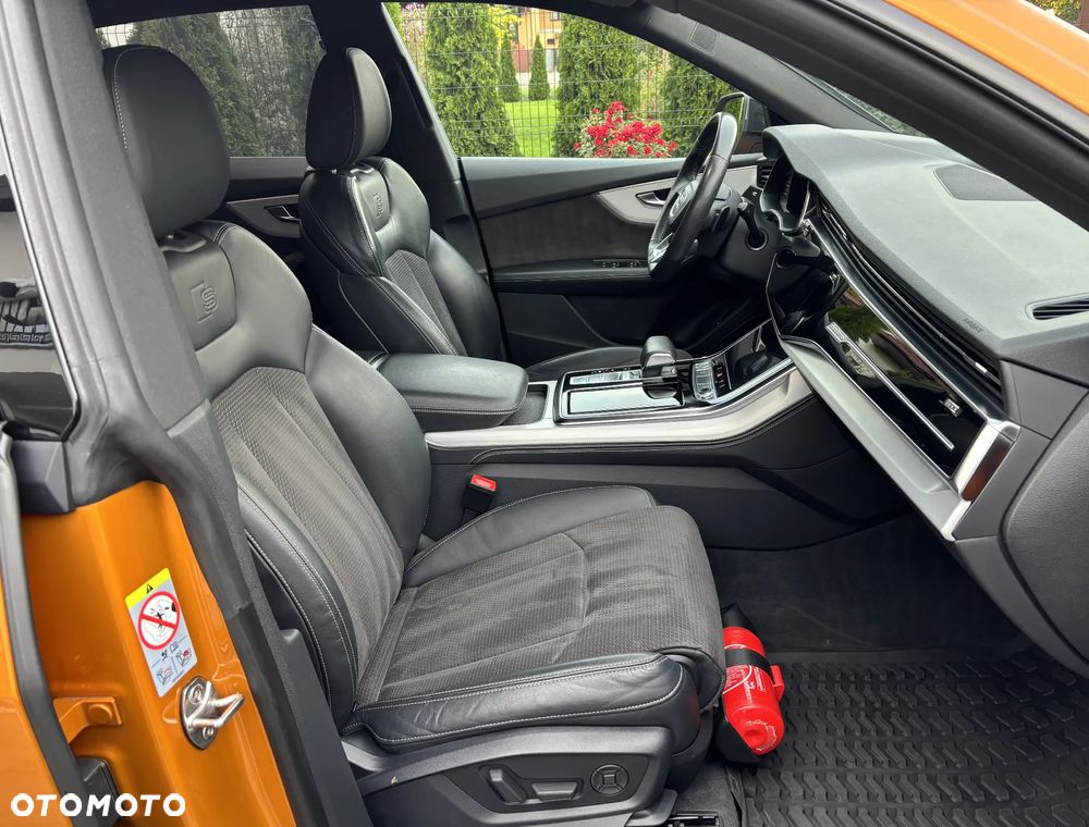 Audi Q8 - 8