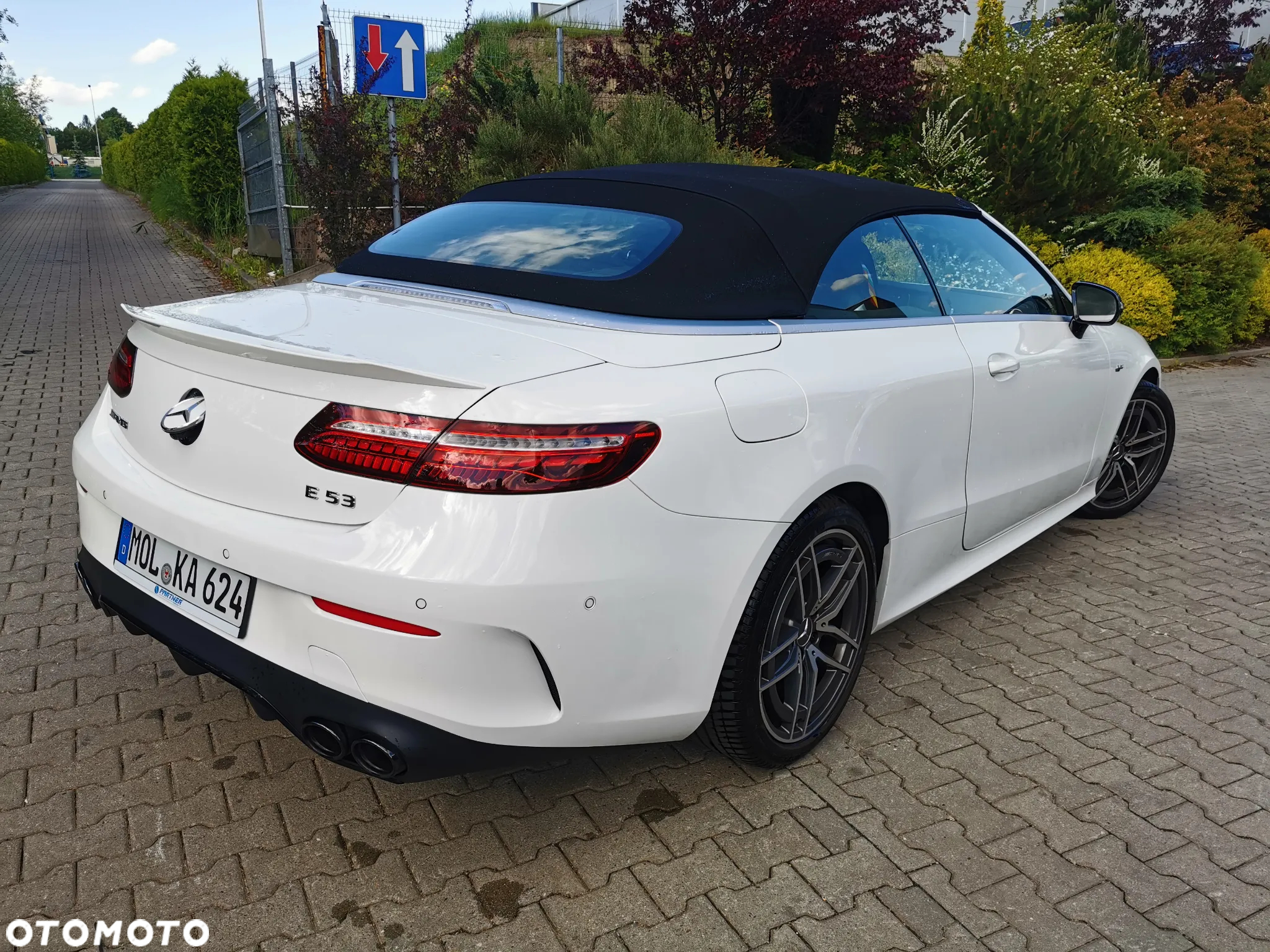 Mercedes-Benz Klasa E AMG 53 4Matic+ Cabrio AMG Speedshift TCT-9G - 8