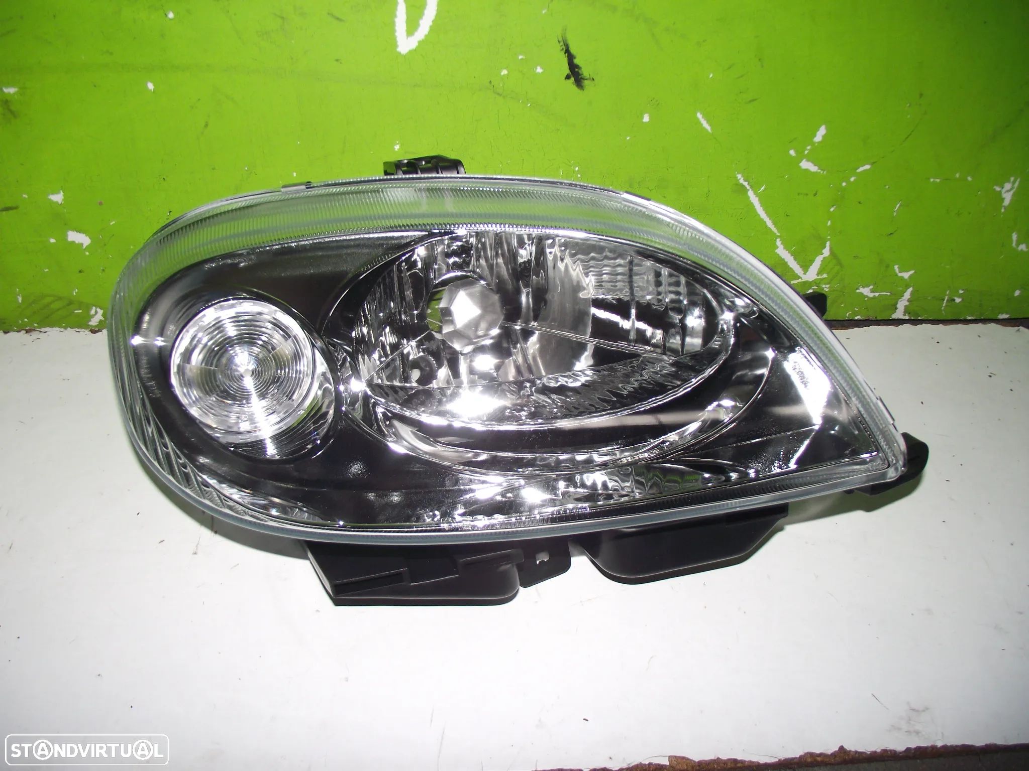 Farol Direito Citroen Saxo - 1999 / 2005 - F1414 - 1