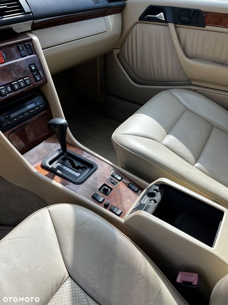 Mercedes-Benz W124 (1984-1993) - 33
