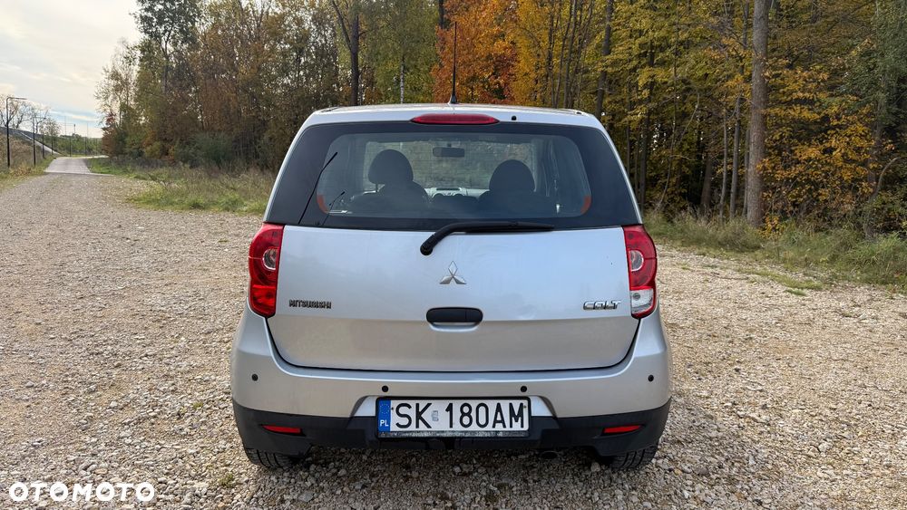 Mitsubishi Colt - 8