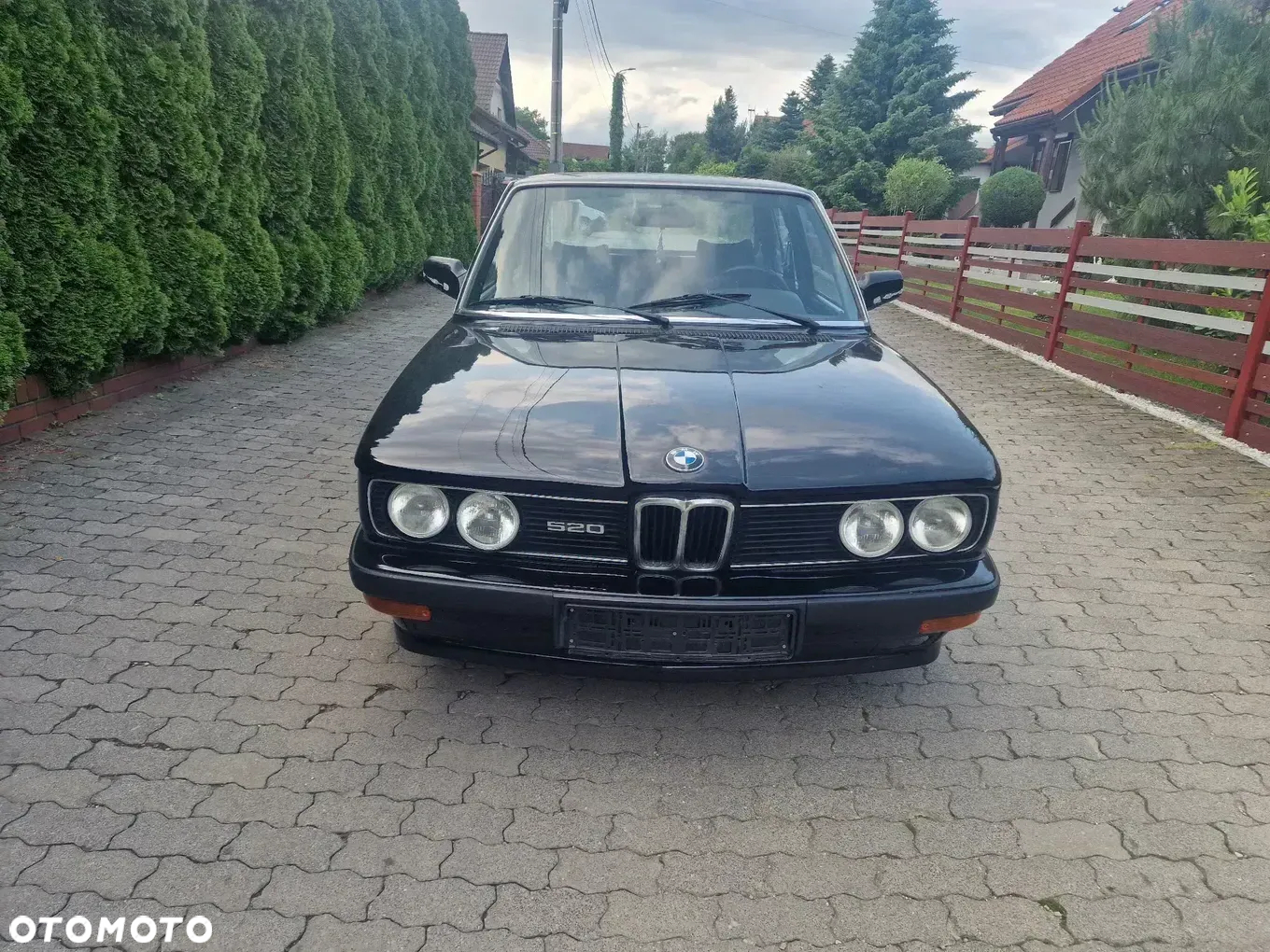 BMW Seria 5 518 i - 2