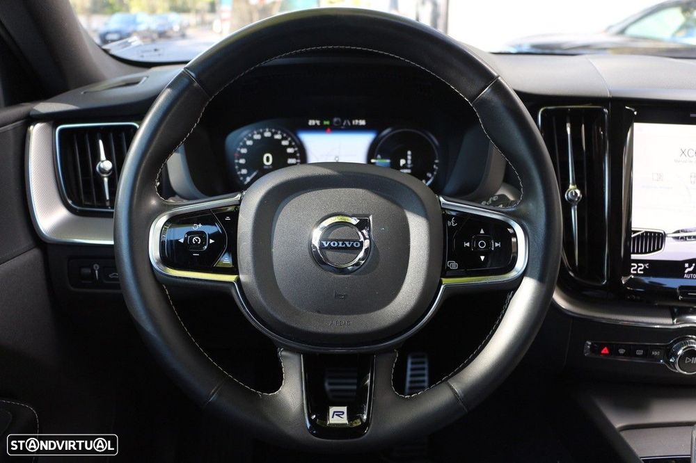 Volvo XC 60 2.0 T8 PHEV R-Design AWD - 29
