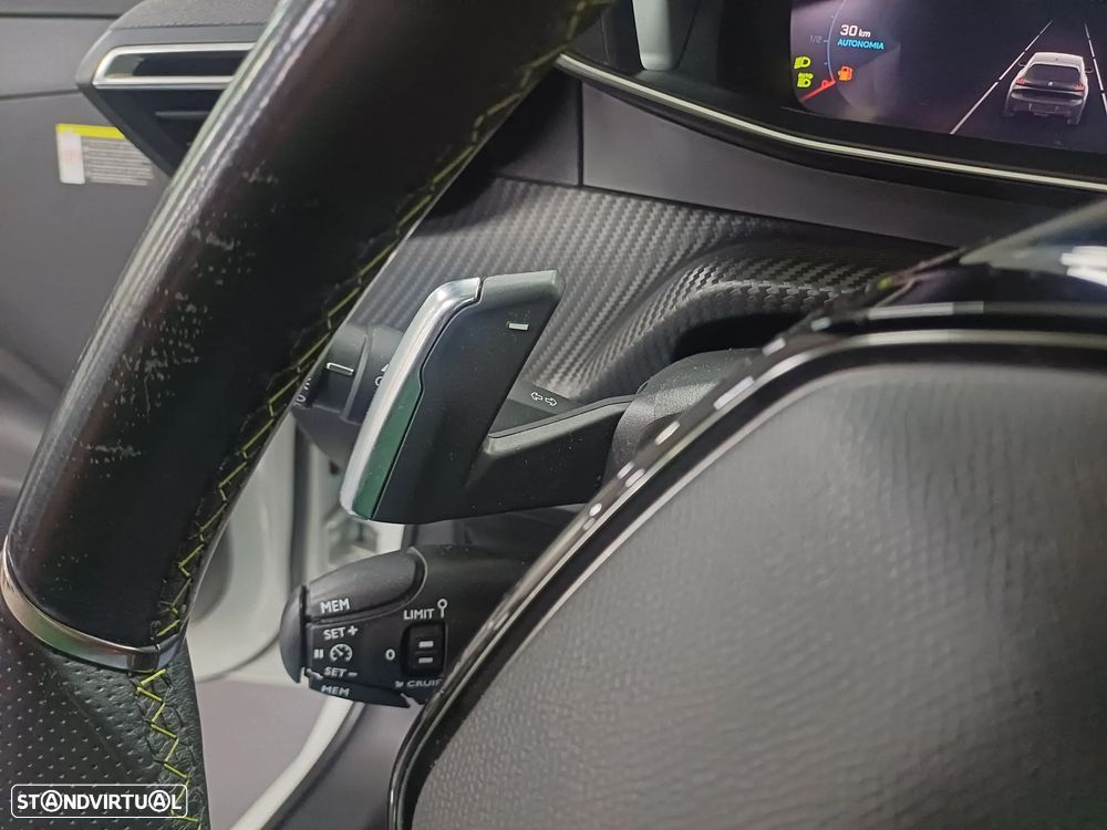 Peugeot 208 PureTech 130 EAT8 GT Pack - 31