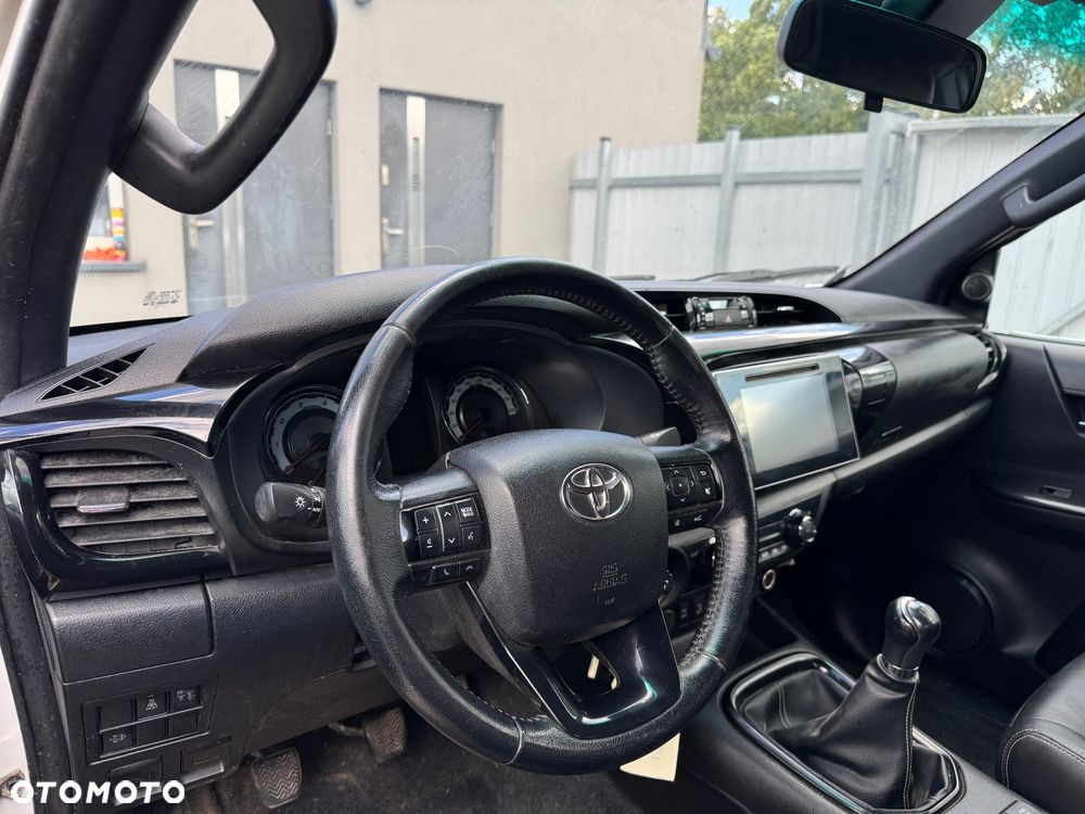 Toyota Hilux - 8