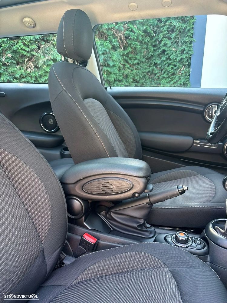 MINI 3 Portas Cooper D 60 Years Chili - 15