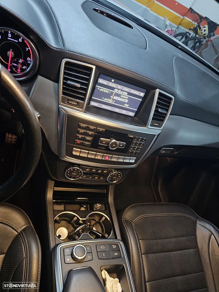 Mercedes-Benz ML 63 AMG Standard - 2