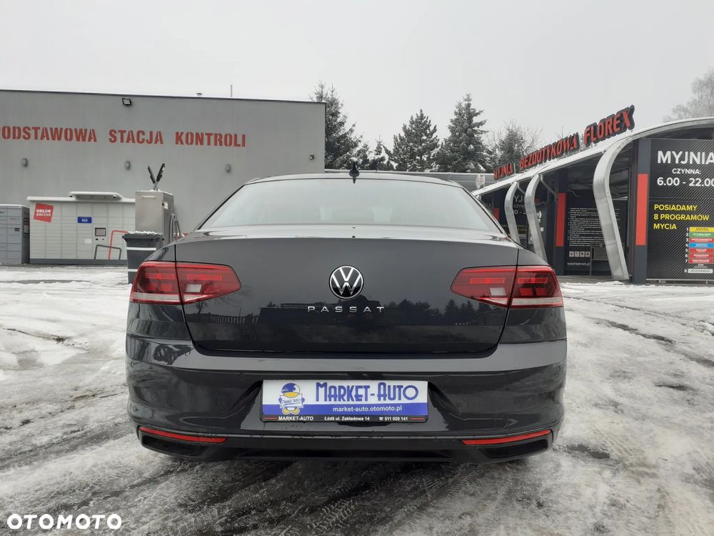 Volkswagen Passat - 4