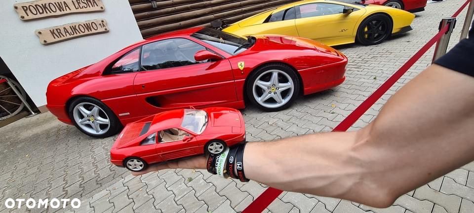 Ferrari F355 - 19