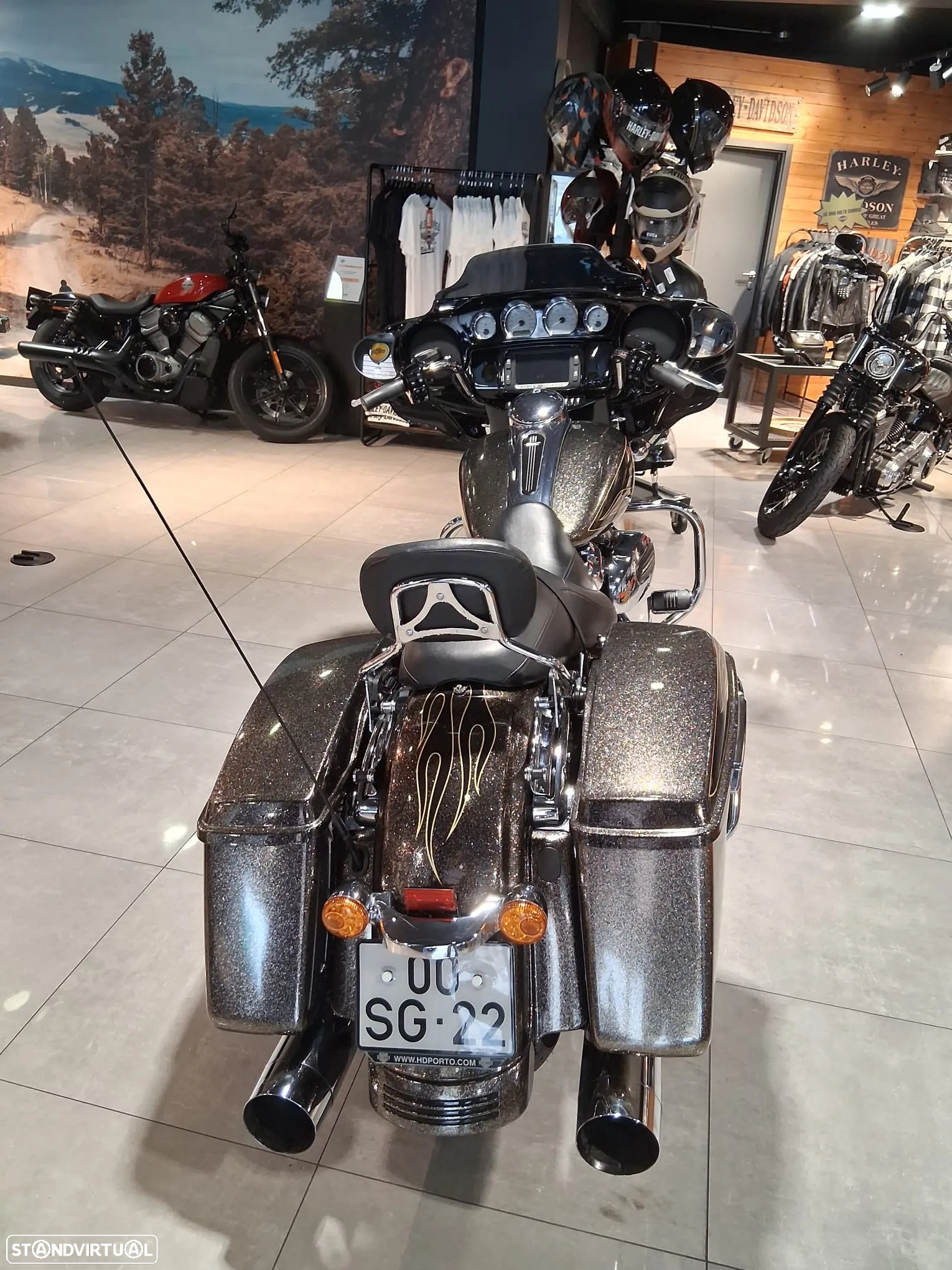 Harley-Davidson Street GLIDE SPECIAL - 2
