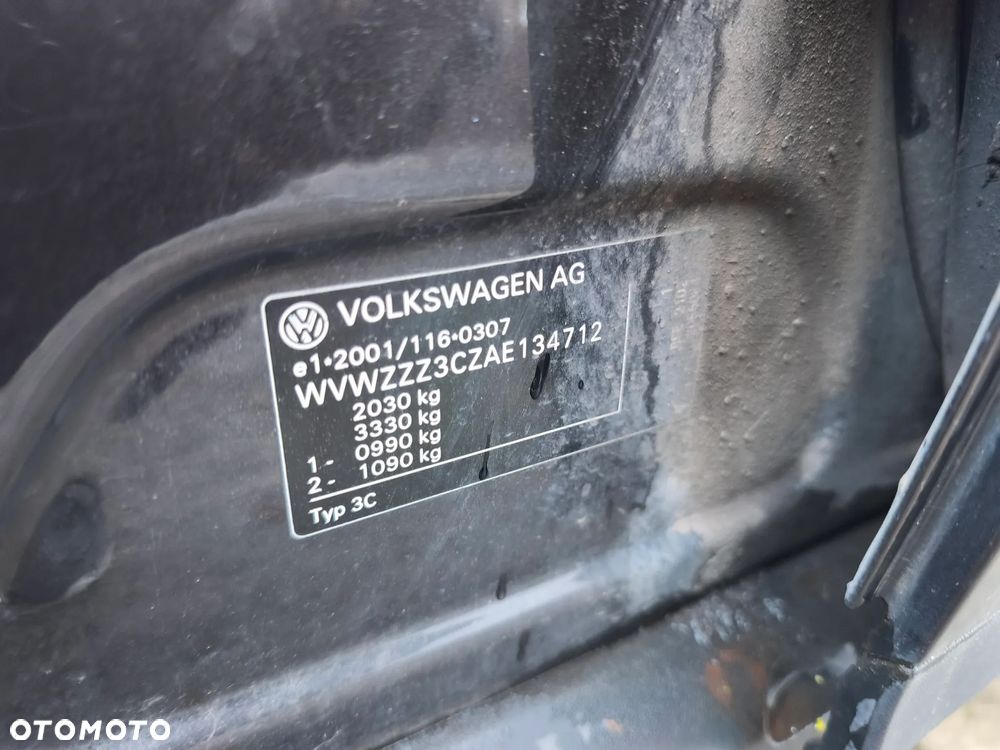 Volkswagen Passat 1.6 Comfortline - 28