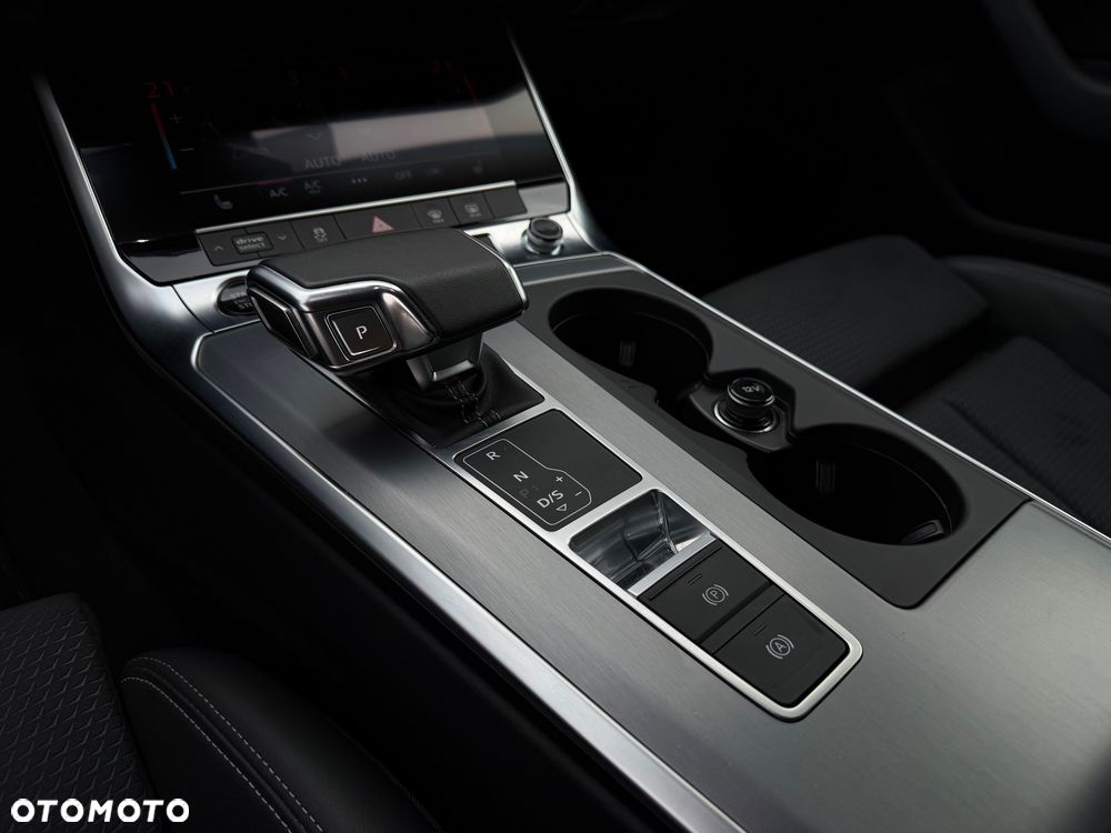 Audi A6 Avant 55 TFSI e quattro S tronic S line - 26