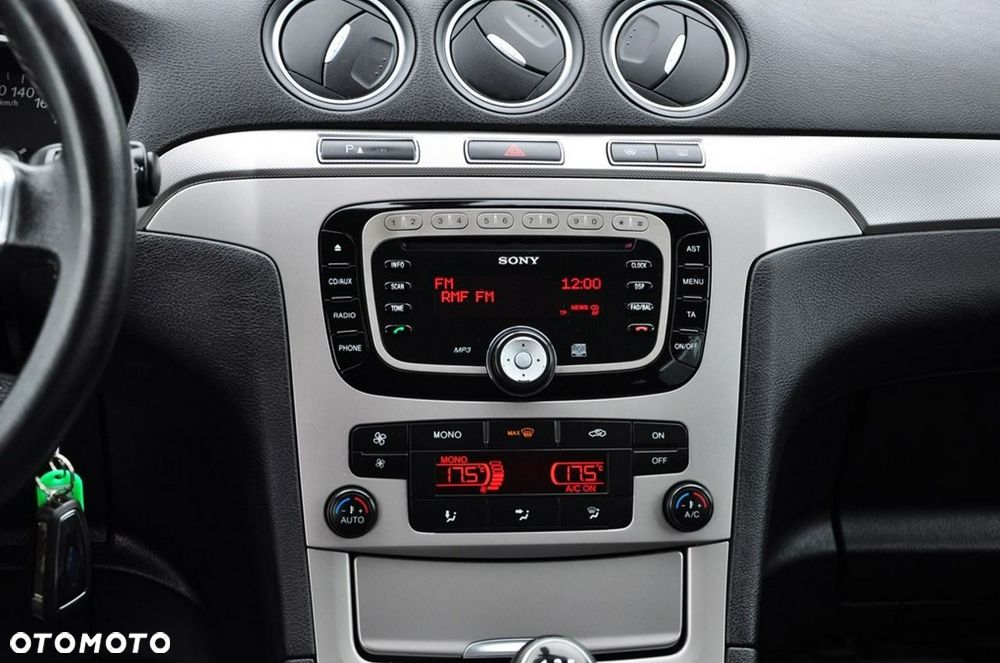 Ford S-Max - 34