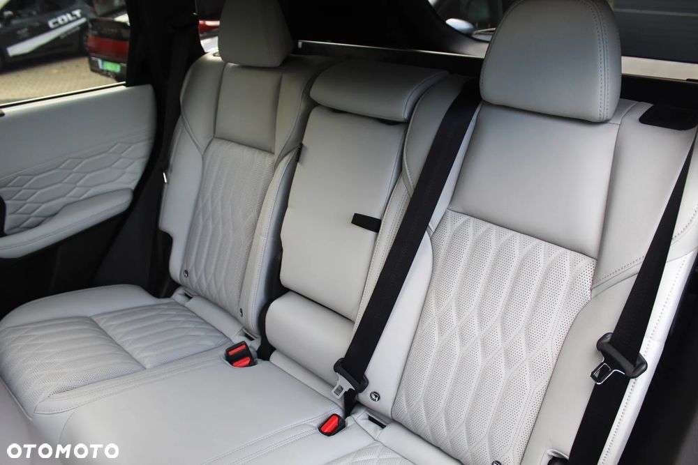 Mitsubishi Outlander - 12