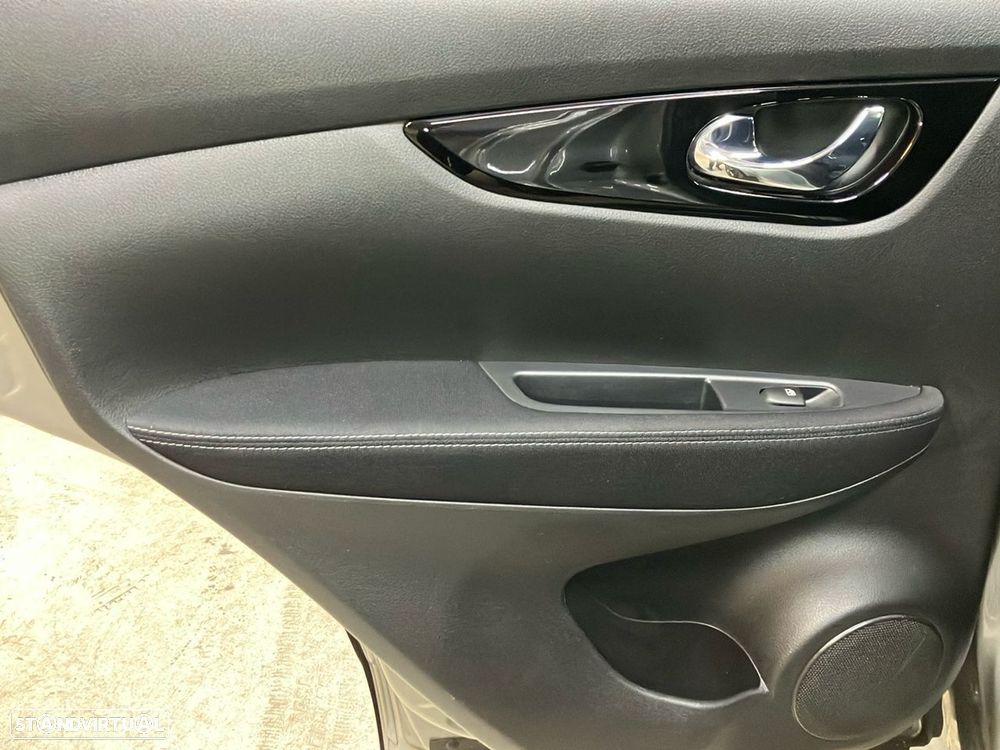 Nissan Qashqai 1.3 DIG-T N-Connecta J18 - 23