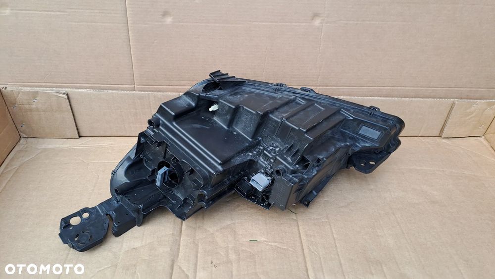 PEUGEOT 5008 3008 II LIFT PRAWA LAMPA PRZOD LED 9836230180 - 6