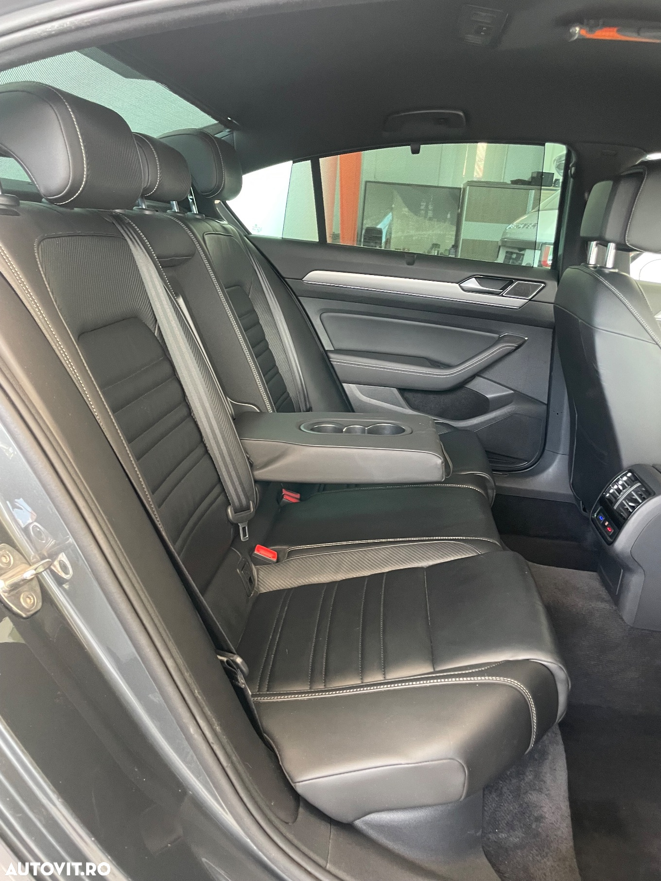 Volkswagen Passat - 26
