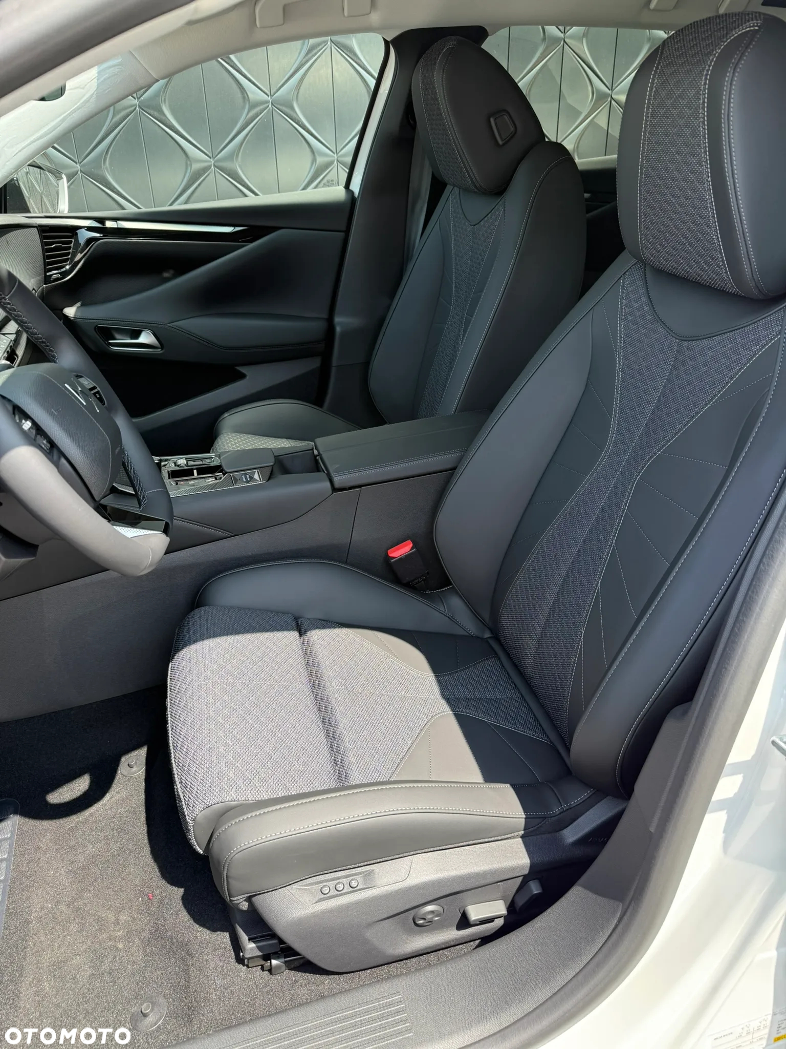 DS Automobiles DS 4 1.2 mHEV 136 Pallas eDCS6 - 8
