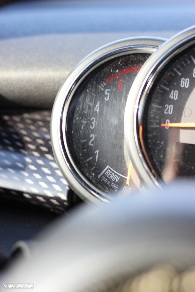 MINI 5 Portas Cooper SD Auto Desportiva - 18