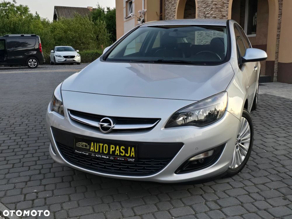 Opel Astra 1.4 Turbo Cosmo - 4