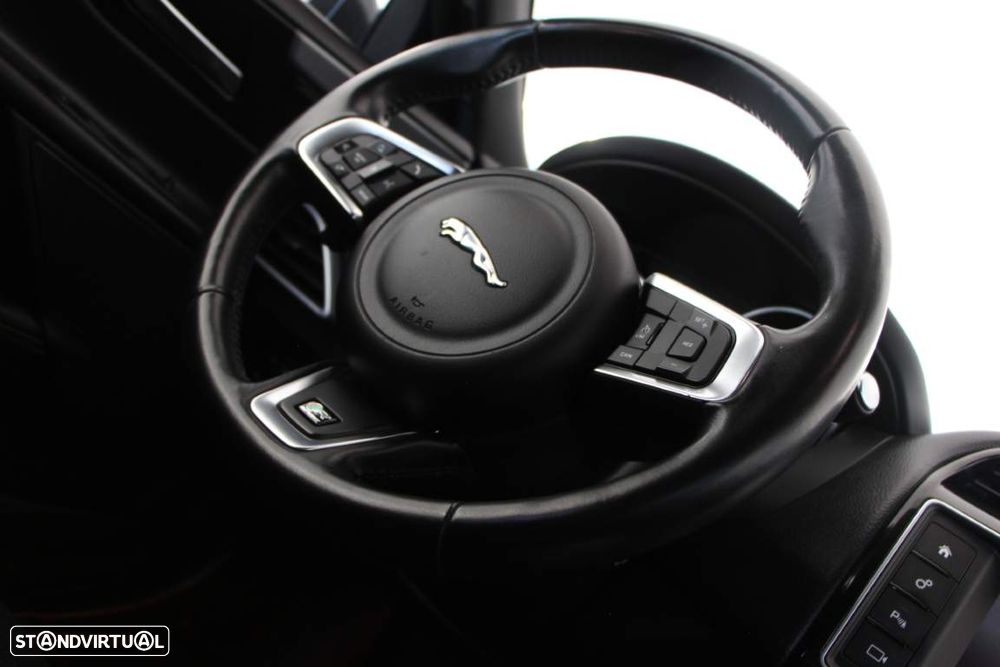 Jaguar XE 2.0 D R-Sport Aut. - 18