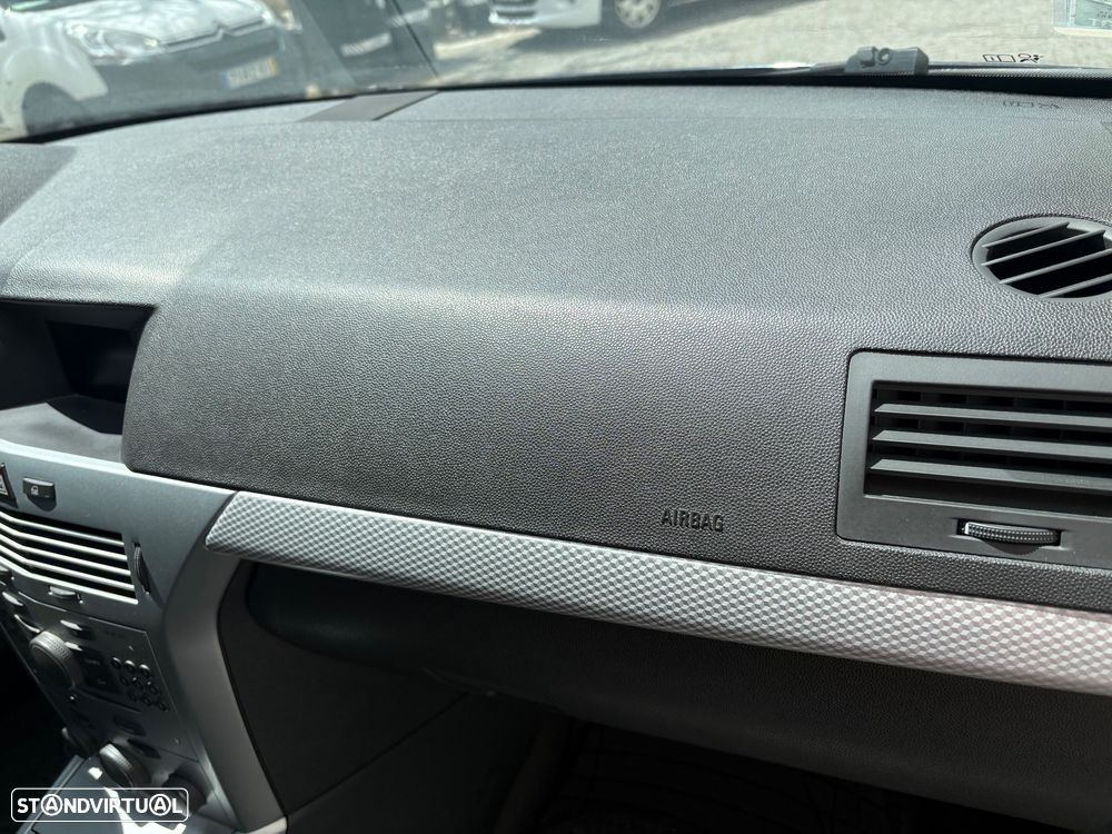 Opel Astra GTC 1.3 CDTI - 19