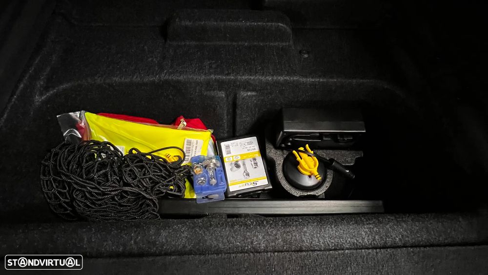 BMW 318 d Touring Auto Line Sport - 34