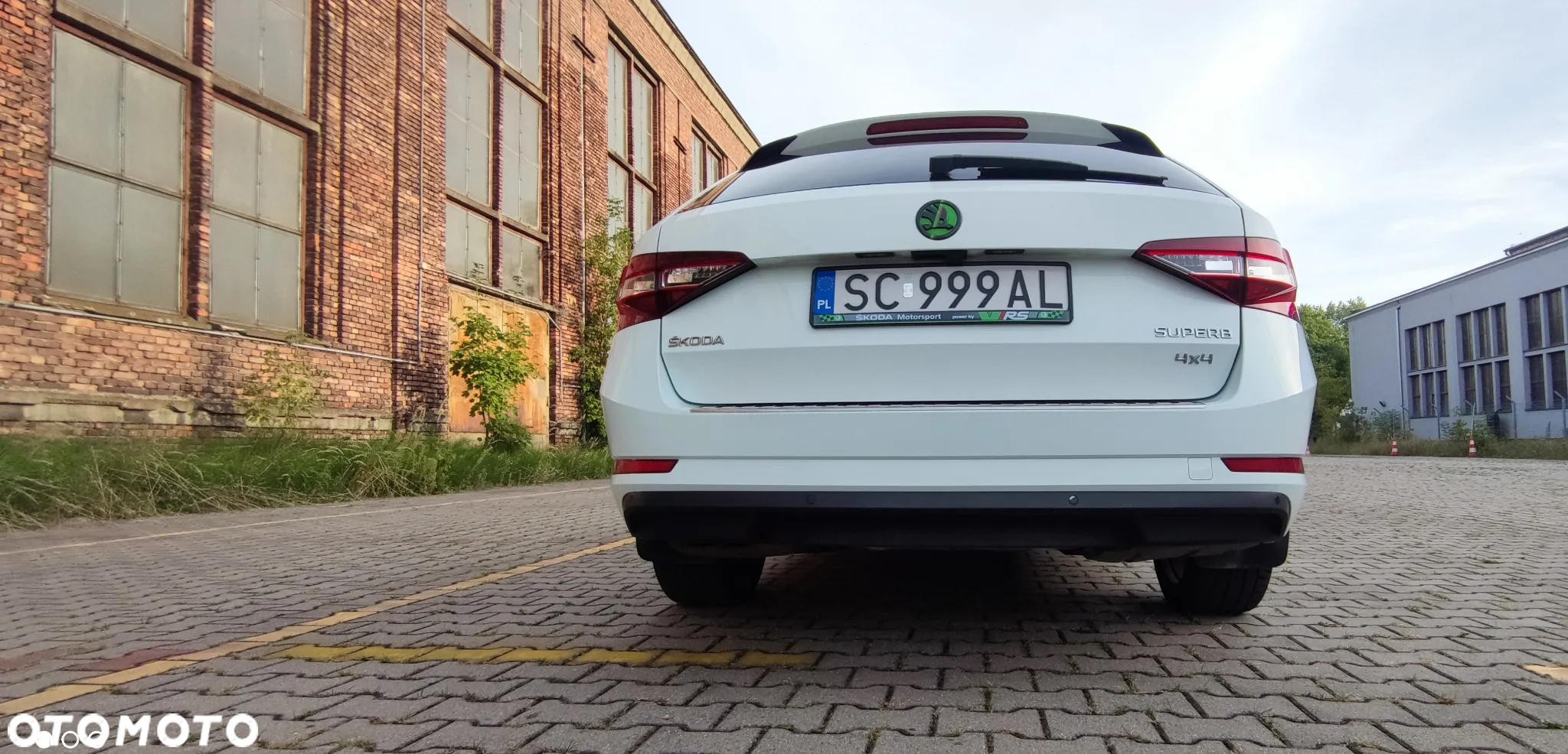 Skoda Superb 2.0 TDI 4x4 L&K DSG - 14
