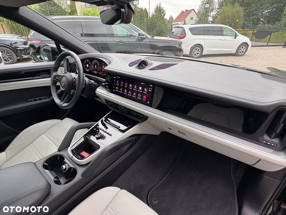 Porsche Cayenne - 28